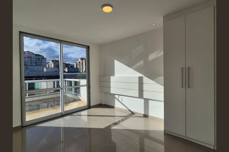 Apartamento para alugar com 275m², 3 quartos e sem vaga