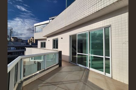 Apartamento para alugar com 275m², 3 quartos e sem vaga