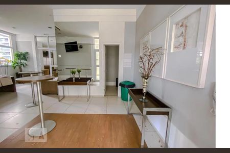 Apartamento à venda com 72m², 3 quartos e 1 vaga Apartamento à venda com 72m², 3 quartos e 1 vagaÁrea comum - Salão de festas