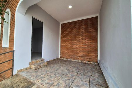 Casa para alugar com 300m², 3 quartos e 1 vaga Casa para alugar com 300m², 3 quartos e 1 vagaGaragem