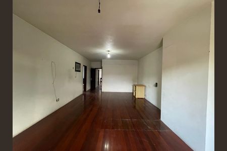 Casa para alugar com 283m², 3 quartos e 3 vagas