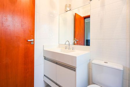 Casa de condomínio para alugar com 300m², 5 quartos e 4 vagas Casa de condomínio para alugar com 300m², 5 quartos e 4 vagasBanheiro do Suite 1