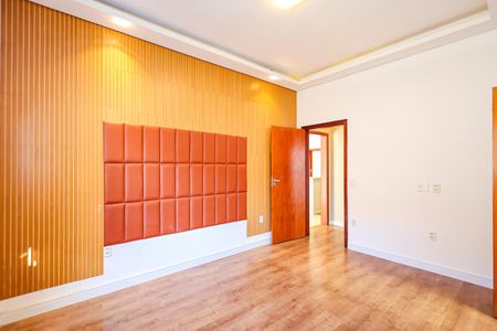 Casa de condomínio para alugar com 300m², 5 quartos e 4 vagas Casa de condomínio para alugar com 300m², 5 quartos e 4 vagasSuite 3
