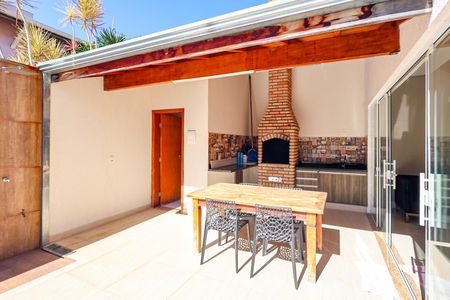 Casa de condomínio para alugar com 300m², 5 quartos e 4 vagas Casa de condomínio para alugar com 300m², 5 quartos e 4 vagasÁrea gourmet