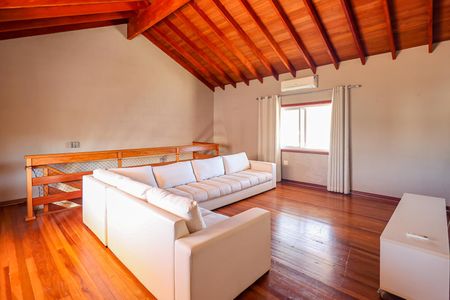 Sala de TV de casa de condomínio para alugar com 5 quartos, 300m² em Jardim Portal dos Ipês, Indaiatuba