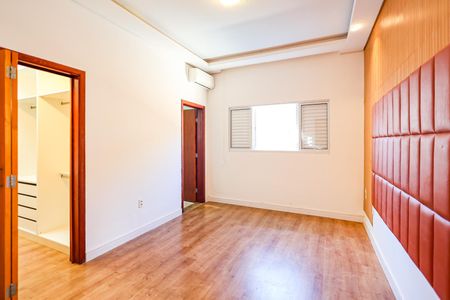 Casa de condomínio para alugar com 300m², 5 quartos e 4 vagas Casa de condomínio para alugar com 300m², 5 quartos e 4 vagasSuite 3