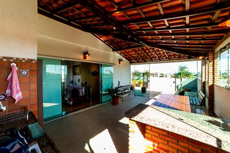 Apartamento à venda com 165m², 3 quartos e 2 vagasCobertura