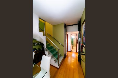 Apartamento à venda com 165m², 3 quartos e 2 vagasEscada