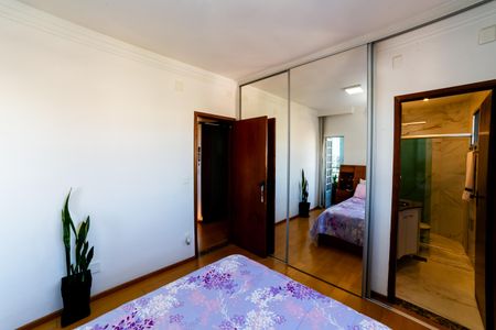 Apartamento à venda com 165m², 3 quartos e 2 vagasSuíte