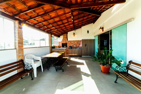 Apartamento à venda com 165m², 3 quartos e 2 vagasCobertura