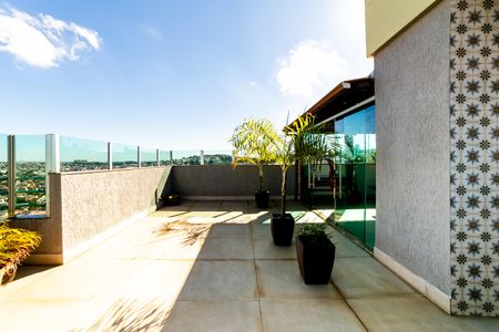 Apartamento à venda com 165m², 3 quartos e 2 vagasCobertura