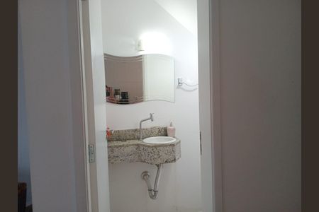 Casa de condomínio para alugar com 109m², 2 quartos e 2 vagas Casa de condomínio para alugar com 109m², 2 quartos e 2 vagasBanheiro