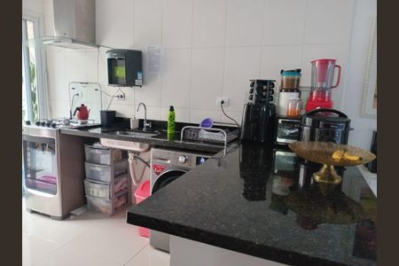 Cozinha de casa de condomínio para alugar com 2 quartos, 109m² em Chácaras Pousada do Vale, São José dos Campos