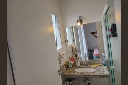 Casa de condomínio para alugar com 109m², 2 quartos e 2 vagas Casa de condomínio para alugar com 109m², 2 quartos e 2 vagasBanheiro