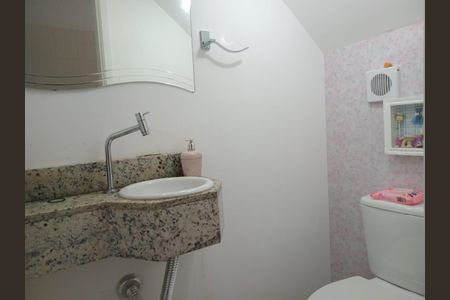 Casa de condomínio para alugar com 109m², 2 quartos e 2 vagas Casa de condomínio para alugar com 109m², 2 quartos e 2 vagasBanheiro