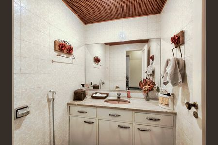 Apartamento à venda com 110m², 3 quartos e 1 vaga Apartamento à venda com 110m², 3 quartos e 1 vagaBanheiro Corredor