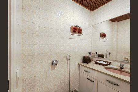 Apartamento à venda com 110m², 3 quartos e 1 vaga Apartamento à venda com 110m², 3 quartos e 1 vagaBanheiro Corredor