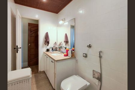 Apartamento à venda com 110m², 3 quartos e 1 vaga Apartamento à venda com 110m², 3 quartos e 1 vagaBanheiro Corredor