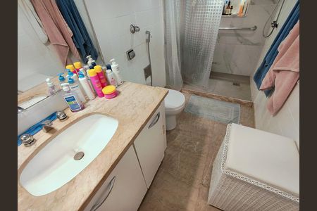 Apartamento à venda com 110m², 3 quartos e 1 vaga Apartamento à venda com 110m², 3 quartos e 1 vagaBanheiro Corredor