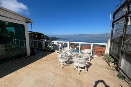 Casa para alugar com 580m², 6 quartos e 4 vagas
