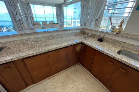 Casa para alugar com 580m², 6 quartos e 4 vagas