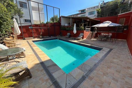 Casa para alugar com 580m², 6 quartos e 4 vagas