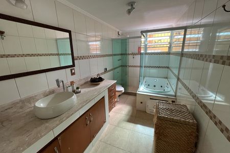 Casa para alugar com 580m², 6 quartos e 4 vagas