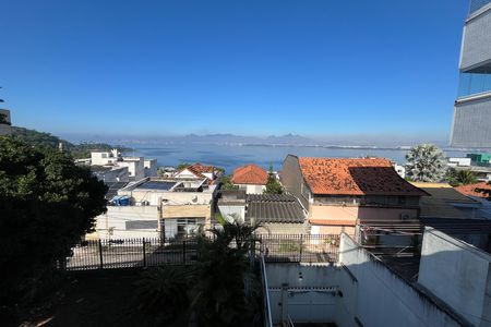 Casa para alugar com 580m², 6 quartos e 4 vagas