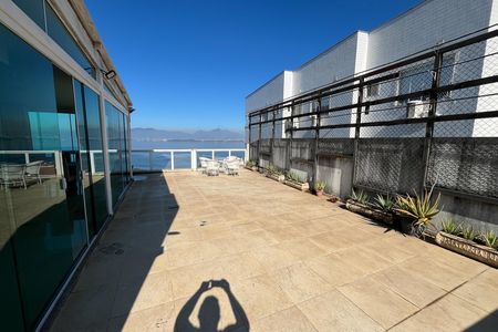Casa para alugar com 580m², 6 quartos e 4 vagas