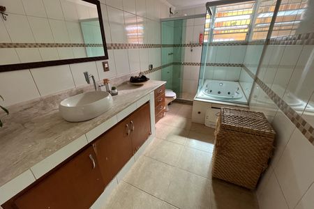 Casa para alugar com 580m², 6 quartos e 4 vagas