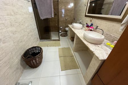 Casa para alugar com 580m², 6 quartos e 4 vagas