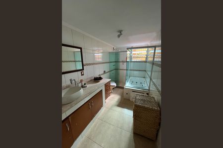Casa para alugar com 580m², 6 quartos e 4 vagas