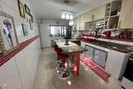 Casa para alugar com 580m², 6 quartos e 4 vagas
