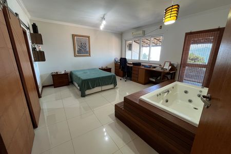 Casa para alugar com 580m², 6 quartos e 4 vagas