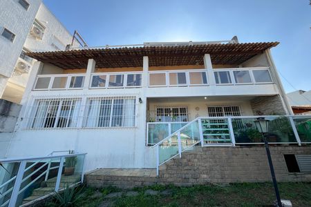 Casa para alugar com 580m², 6 quartos e 4 vagas