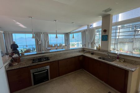 Casa para alugar com 580m², 6 quartos e 4 vagas
