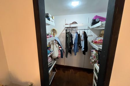 Casa para alugar com 580m², 6 quartos e 4 vagas