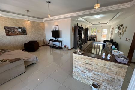 Casa para alugar com 580m², 6 quartos e 4 vagas