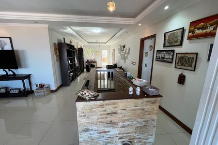 Casa para alugar com 580m², 6 quartos e 4 vagas