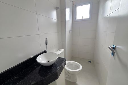Apartamento para alugar com 70m², 2 quartos e 1 vaga Apartamento para alugar com 70m², 2 quartos e 1 vagaBanheiro do Quarto 2