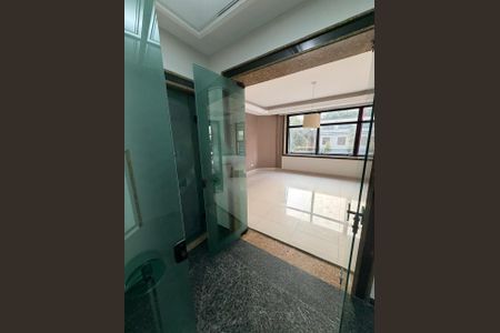Apartamento à venda com 205m², 1 quarto e 5 vagas Apartamento à venda com 205m², 1 quarto e 5 vagasÁrea externa