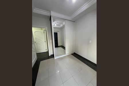 Apartamento à venda com 205m², 1 quarto e 5 vagas Apartamento à venda com 205m², 1 quarto e 5 vagasQuarto