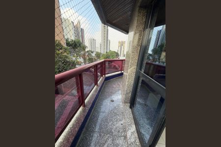 Apartamento à venda com 205m², 1 quarto e 5 vagas Apartamento à venda com 205m², 1 quarto e 5 vagasVaranda
