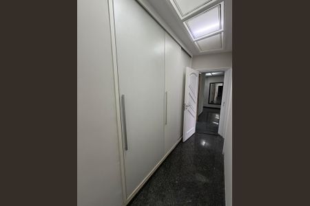 Apartamento à venda com 205m², 1 quarto e 5 vagas Apartamento à venda com 205m², 1 quarto e 5 vagasCorredor