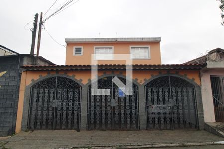 Casa à venda com 276m², 3 quartos e 3 vagas Casa à venda com 276m², 3 quartos e 3 vagasFachada