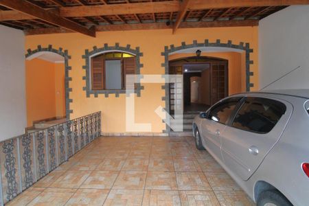 Casa à venda com 276m², 3 quartos e 3 vagas Casa à venda com 276m², 3 quartos e 3 vagasÁrea externa