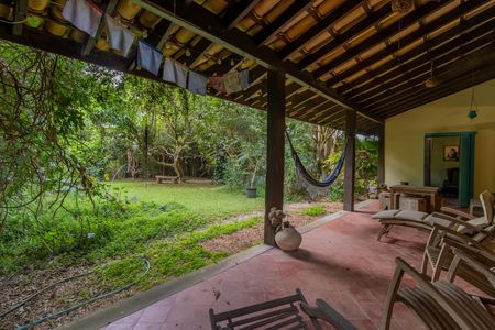 Casa de condomínio para alugar com 2200m², 4 quartos e 2 vagas Casa de condomínio para alugar com 2200m², 4 quartos e 2 vagasÁrea externa