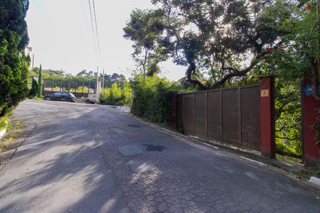 Casa de condomínio para alugar com 2200m², 4 quartos e 2 vagas Casa de condomínio para alugar com 2200m², 4 quartos e 2 vagasFachada