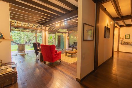Casa de condomínio para alugar com 2200m², 4 quartos e 2 vagas Casa de condomínio para alugar com 2200m², 4 quartos e 2 vagasSala