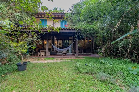 Casa de condomínio para alugar com 2200m², 4 quartos e 2 vagas Casa de condomínio para alugar com 2200m², 4 quartos e 2 vagasJardim